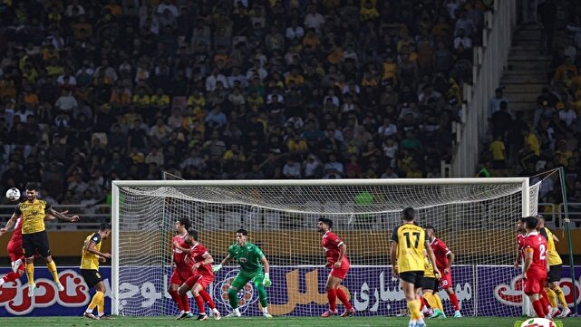 سپاهان ۰ – ۱ پرسپولیس/ گزارش زنده بازی