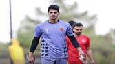 واکنش نیازمند به نشان دادن دلار از سوی هواداران سپاهان