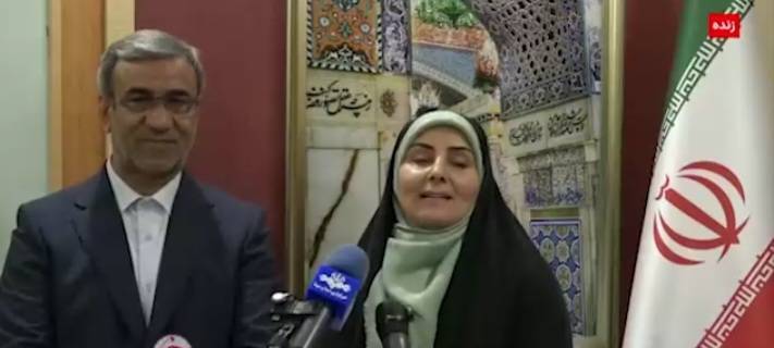 واگذاری نمادین کلید خانه و زمین به متقاضیان در مشهد