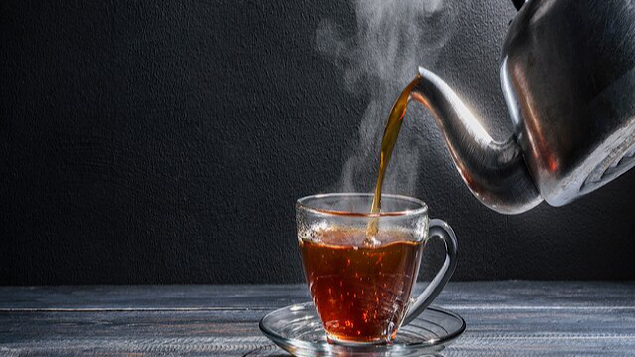 چای جایگزین آب نیست