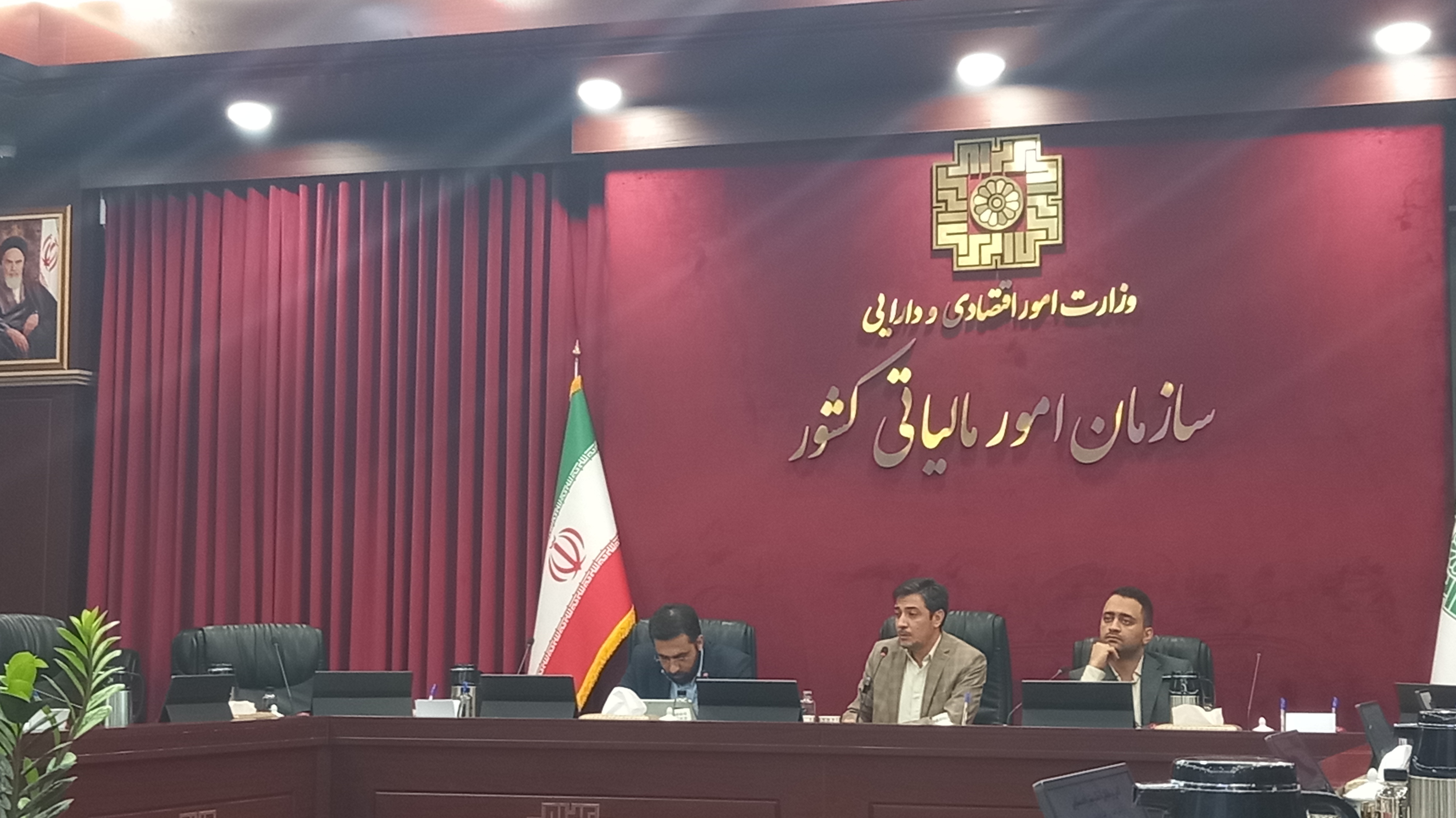 تغییر پارادایم در نظام مالیاتی کشور از کاغذی به داده محوری تغییر پارادایم در نظام مالیاتی کشور از کاغذی به داده محوری