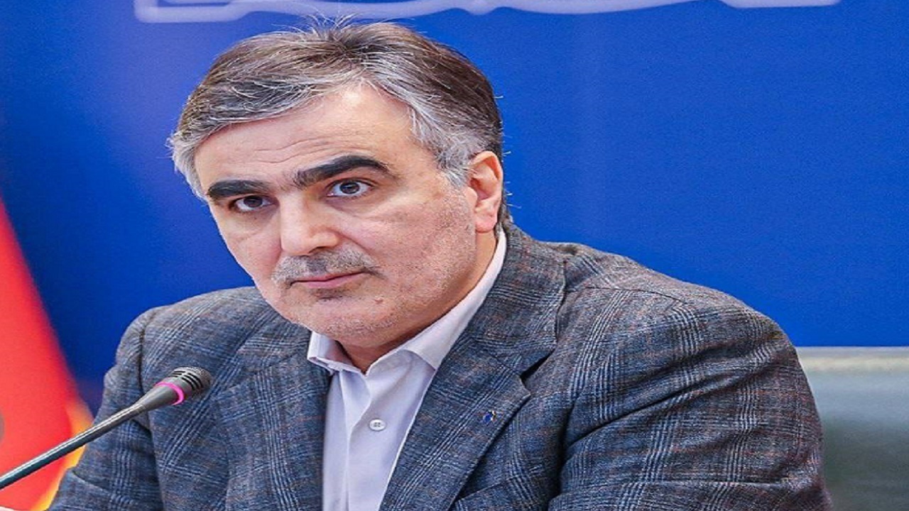 رئیس بانک مرکزی: دلار ۷۰ هزار تومانی را تثبیت می‌کنیم