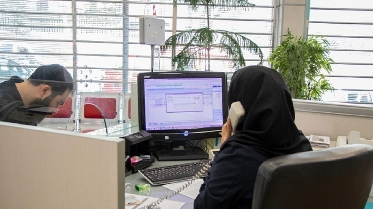 ساعت کاری ادارات و بانک‌ها تا پایان شهریور تغییر نمی‌کند