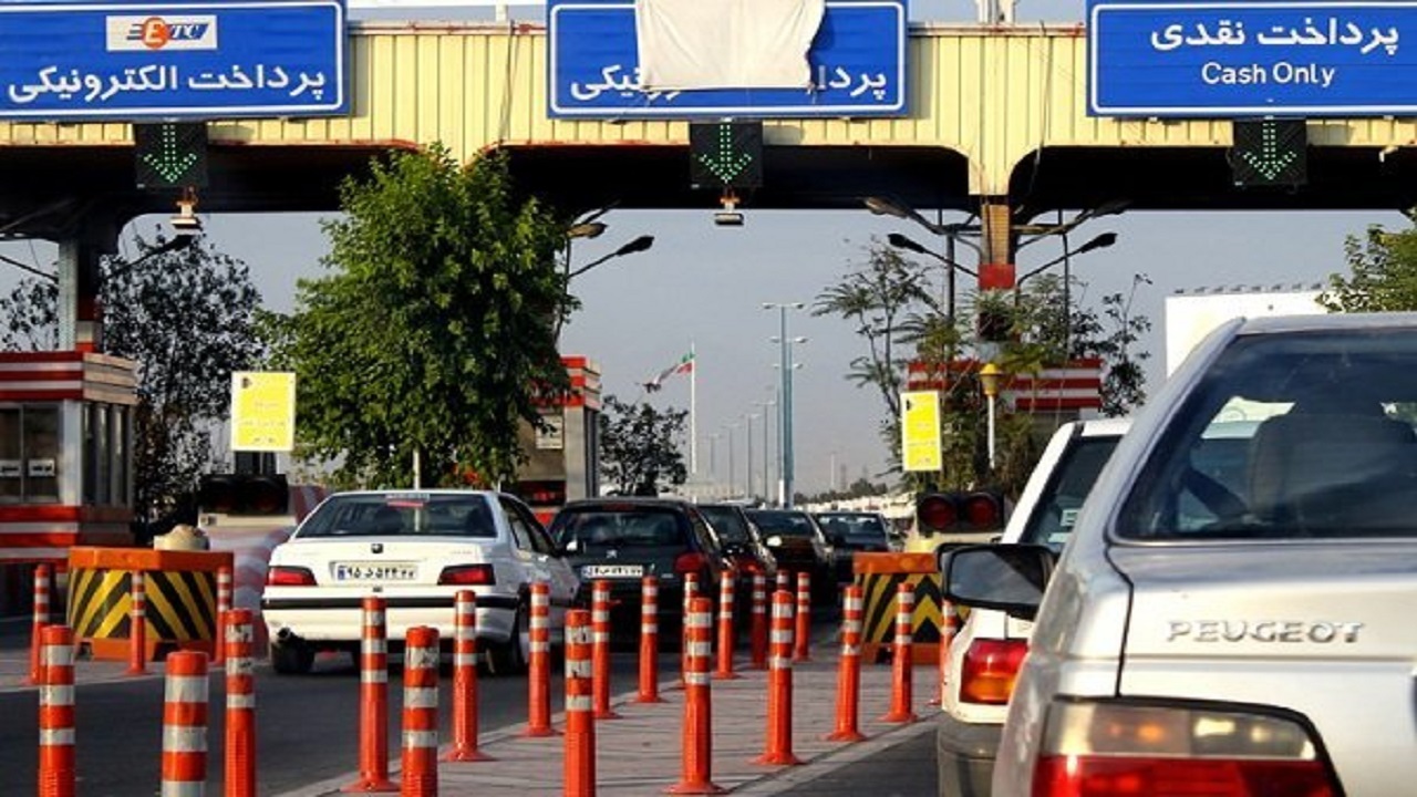 ۵ شرکت آزاد راهی به سیستم عوارض الکترونیکی متصل نشده‌اند/برداشت عوارض آزاد راه‌ها از حساب بانکی الزامی نیست