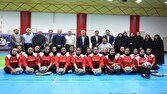 بازدید کارگری از اردوی تیم والیبال نشسته زنان