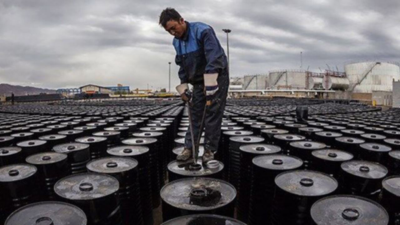 اختصاص قیر با ۵۰ درصد قیمت بورس به دستگاه‌های اجرایی