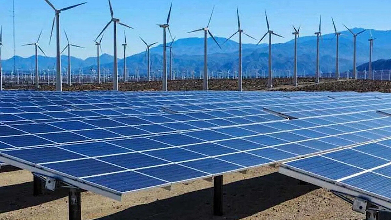 ظرفیت نیروگاه‌های تجدیدپذیر کشور به ۳۱۰۰ مگاوات می‌رسد