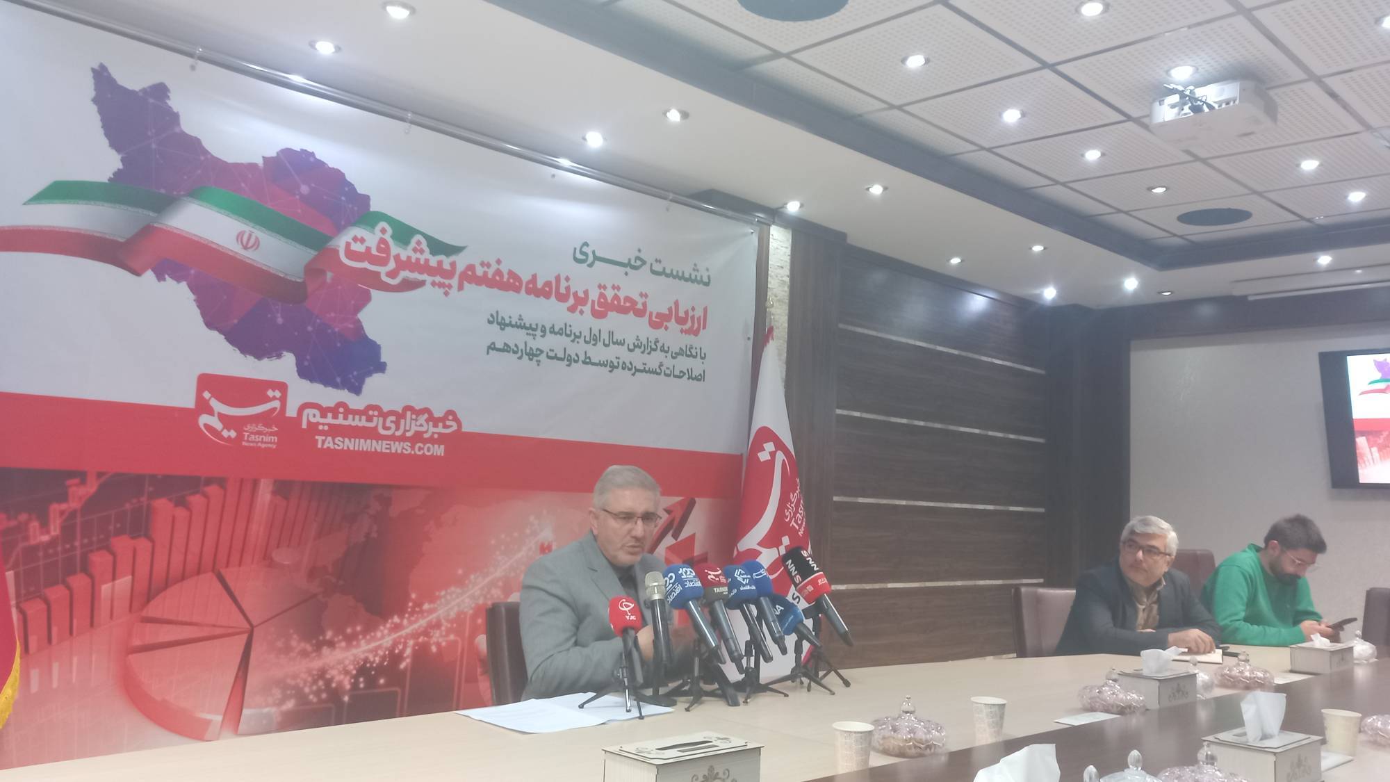 پیشنهاد 15 هزار تومانی برای نرخ پله سوم بنزین دادیم /نرخ تورم به ۵۰ درصد رسیده است +فیلم پیشنهاد 15 هزار تومانی برای نرخ پله سوم بنزین دادیم /نرخ تورم به ۵۰ درصد رسیده است +فیلم