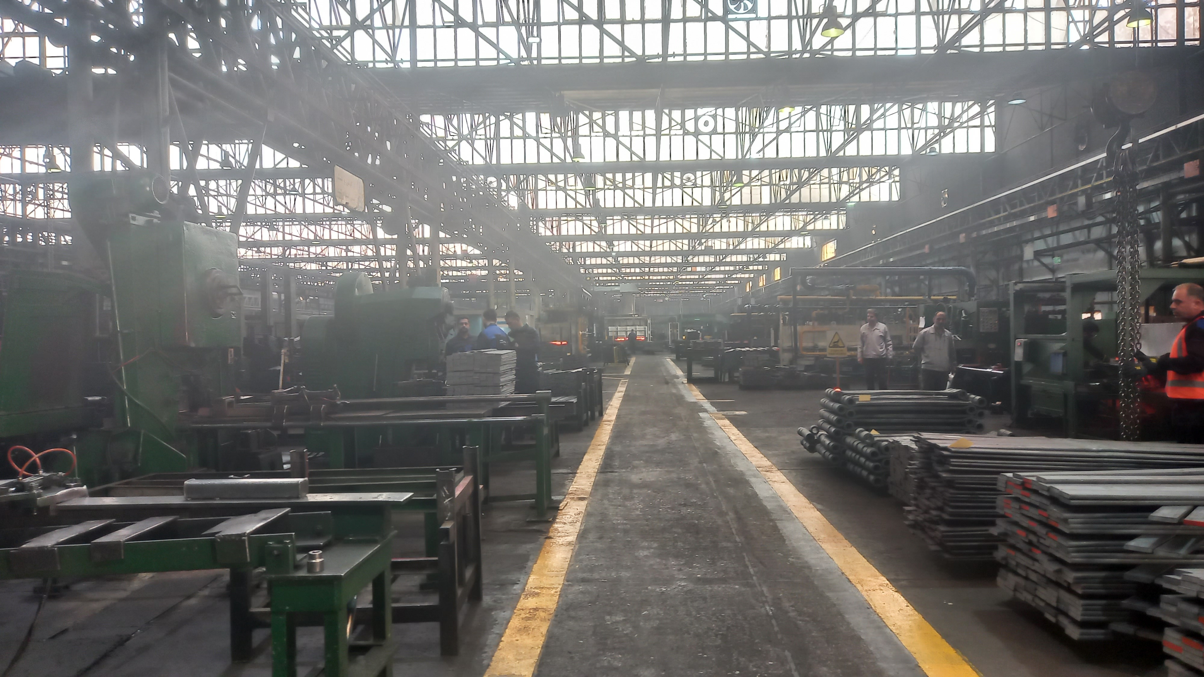 تولید ۱۳ هزار تن فنر در حوزه قطعات خودرو/ خودکفایی در تأمین فولاد در حوزه قطعه سازی+ فیلم