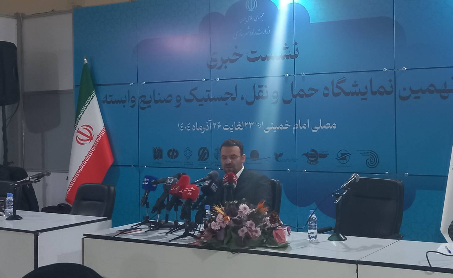 زنگزور هیچ وقت جایگزین مسیر ایمن ایران نمی شود+ فیلم زنگزور هیچ وقت جایگزین مسیر ایمن ایران نمی شود+ فیلم