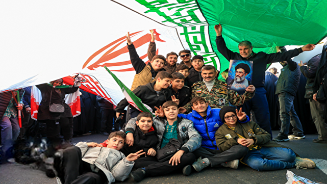 در روزهای اغتشاشات چطور با نوجوان‌هایمان رفتار کنیم؟