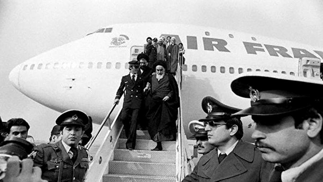 محاصره فرودگاه برای جلوگیری از ورود امام به ایران