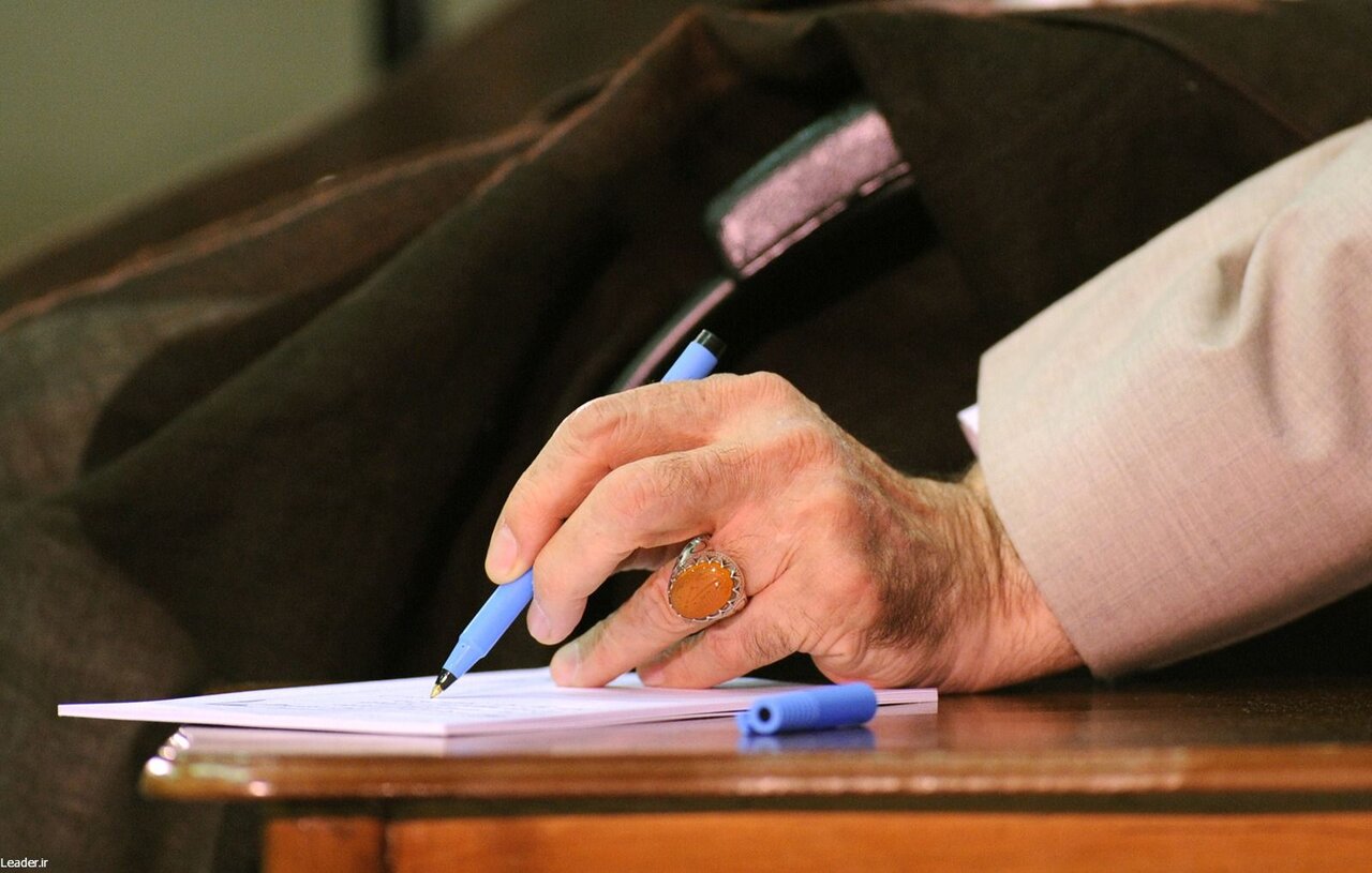 تسلیت رهبر انقلاب به آیت‌الله سیستانی درپی درگذشت برادر ایشان