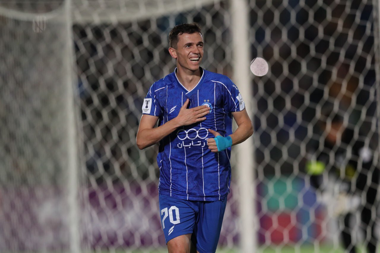 محبوبترین بازیکن این روزهای استقلال محبوبترین بازیکن این روزهای استقلال