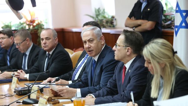 رئیس دفتر نتانیاهو بازداشت شد