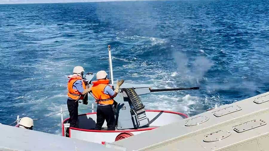 اجرای فاز عملیات دریایی رزمایش «اراده برای صلح ۲۰۲۶» اجرای فاز عملیات دریایی رزمایش «اراده برای صلح ۲۰۲۶»