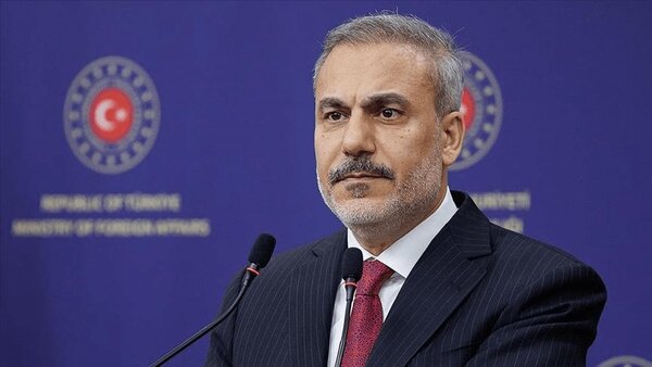 وزیر خارجه ترکیه هشدار داد: احساس محاصره می‌تواند ایران را به سمت «بدترین سناریوهای ممکن» سوق دهد/باید امکان مذاکرات جدی بین تهران و واشنگتن فراهم شود