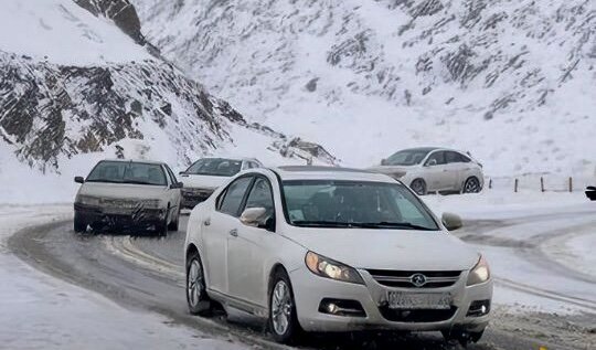 برف آمد؛ از سفر غیرضروری به این استان خودداری کنید / هشدار درمورد این جادهها برف آمد؛ از سفر غیرضروری به این استان خودداری کنید / هشدار درمورد این جادهها