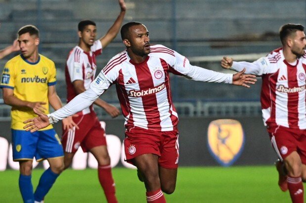 نیمکت نشینی مشکوک طارمی در شب برد المپیاکوس!