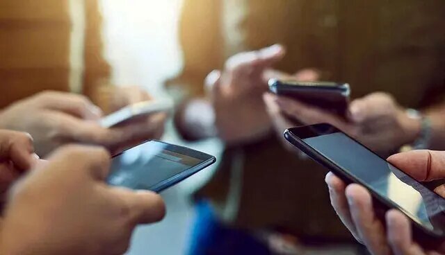 چرا موبایل در سرما ناگهان خاموش میشود؟ چرا موبایل در سرما ناگهان خاموش میشود؟