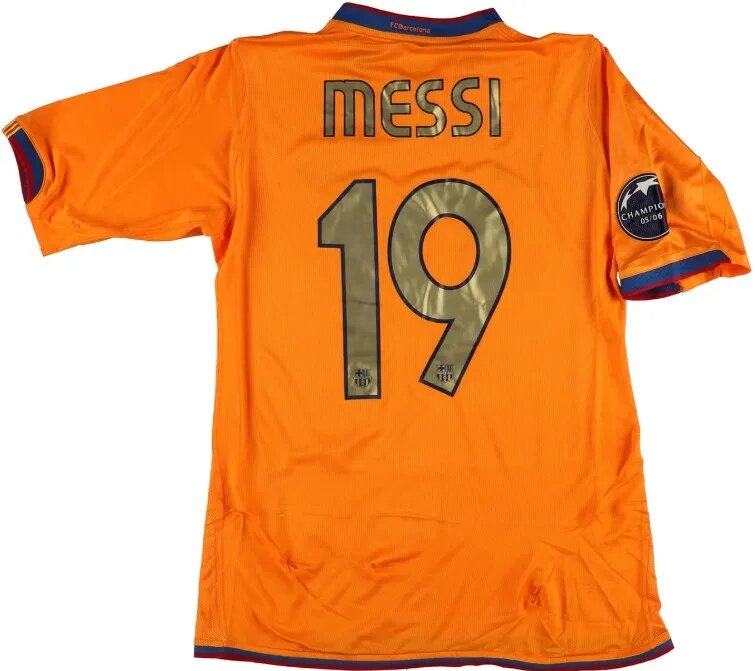 عکس | پیراهن خاطره‌انگیز مسی ۱۸۳ هزار پوند فروخته شد