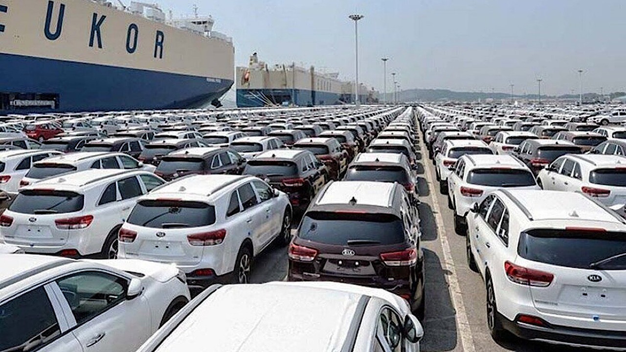 بازار خرید و فروش خودرو تا پایان سال به چه سمت وسویی میرود؟ بازار خرید و فروش خودرو تا پایان سال به چه سمت وسویی میرود؟