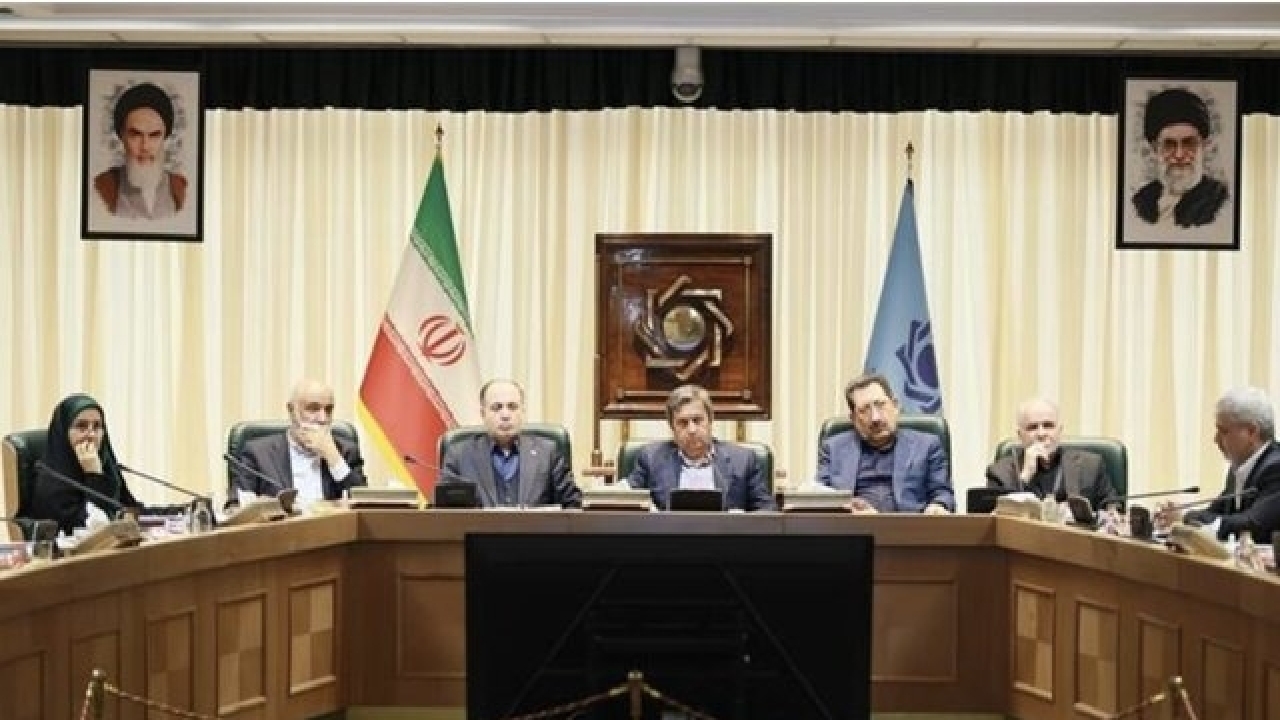 بررسی پیشنهاد‌هایی برای تسهیل واردات کالا‌های اساسی/ اقدامات لازم برای نظارت بر بازار