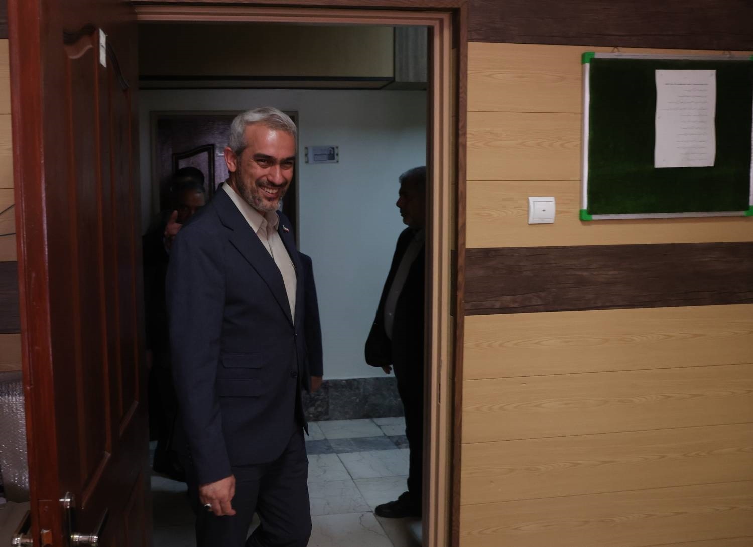 تمامی مقررات دست و پا گیر دستگاه‌ها از طریق هئیت مقررات زدایی حذف می‌شوند