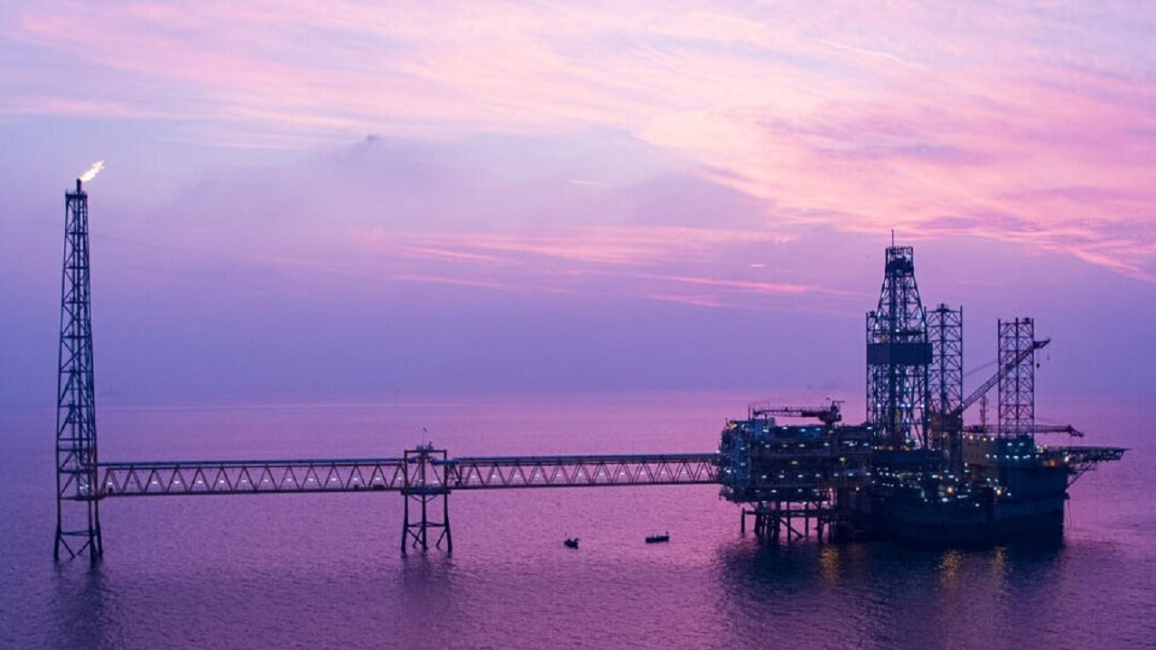 جذب ۷۰ همت منابع تازه برای پروژه‌های نفتی خلیج‌فارس/ آغاز مذاکرات برای پیش فروش ارز حاصل از صادرات