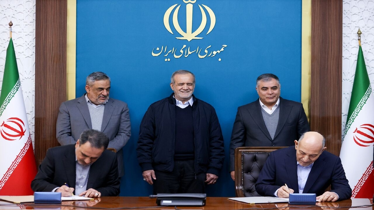 قرارداد‌های بیش از ۲.۵ میلیارد دلاری شرکت ملی نفت ایران امضا شد