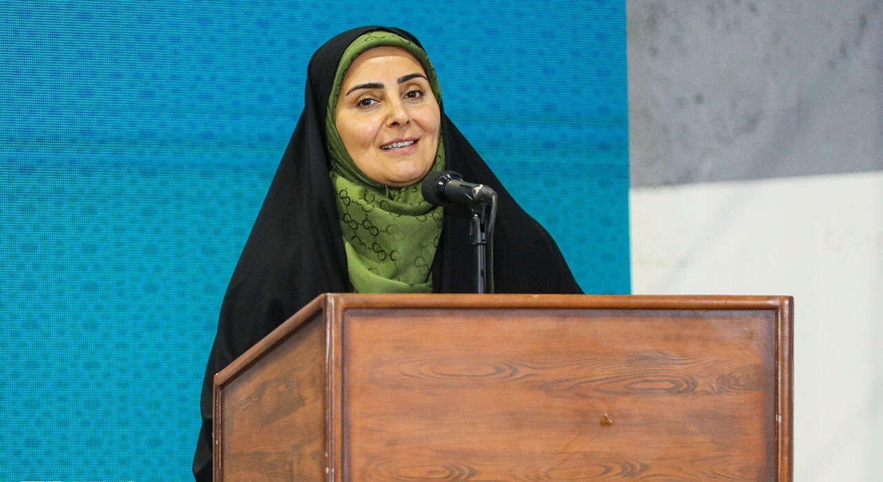 وزیر راه: ۴ هزار کامیون در حال تخلیه کالا‌های اساسی از بنادر است