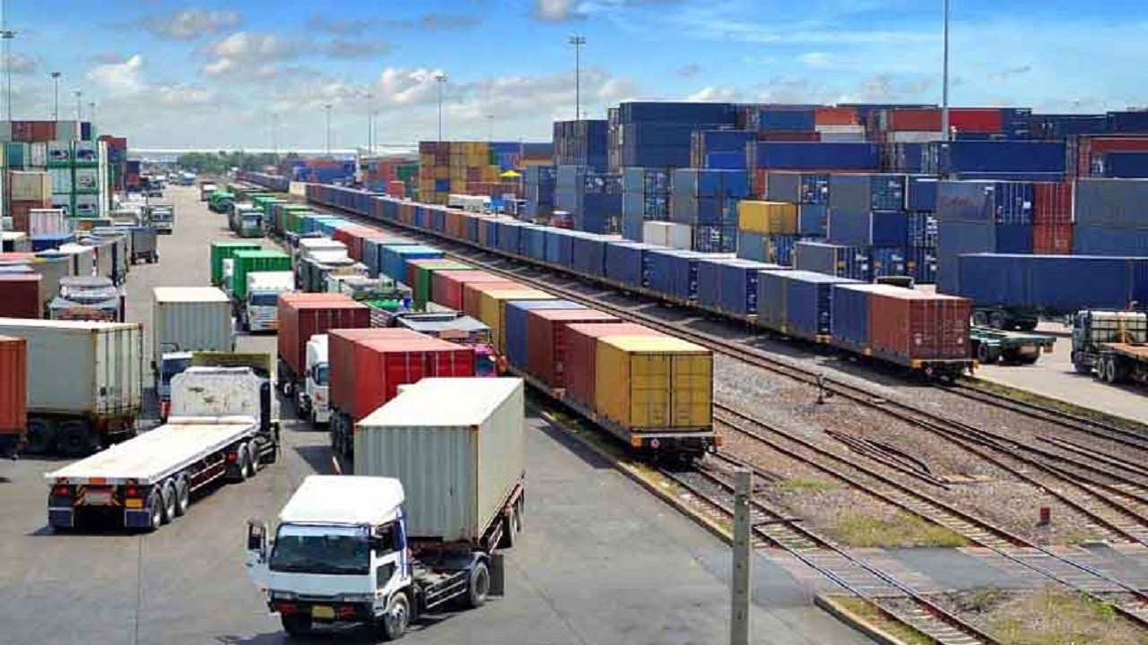 ۵۰۰ دستگاه اتوبوس وارداتی تا اربعین سال آینده وارد ناوگان حمل ونقلی می‌شود/ پرداخت تسهیلات ۱۰ میلیارد تومانی به وارد کنندگان اتوبوس