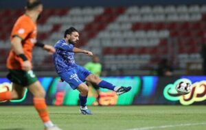 مس رفسنجان ۰ – ۱ استقلال/ آبی‌پوشان صدرنشین شدند