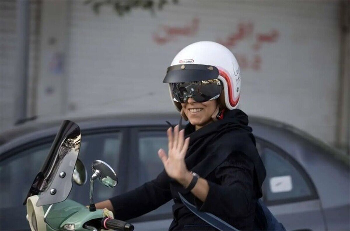 اطلاعیه شورای فرهنگی اجتماعی زنان و خانواده درباره صدور گواهینامه موتورسیکلت برای زنان