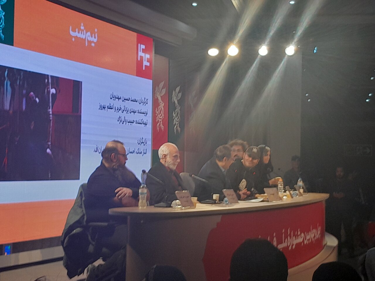 محمدحسین مهدویان: از ستاره‌های ترسوی سینما استفاده نکردم/ تنش در نشست خبری نیم‌شب