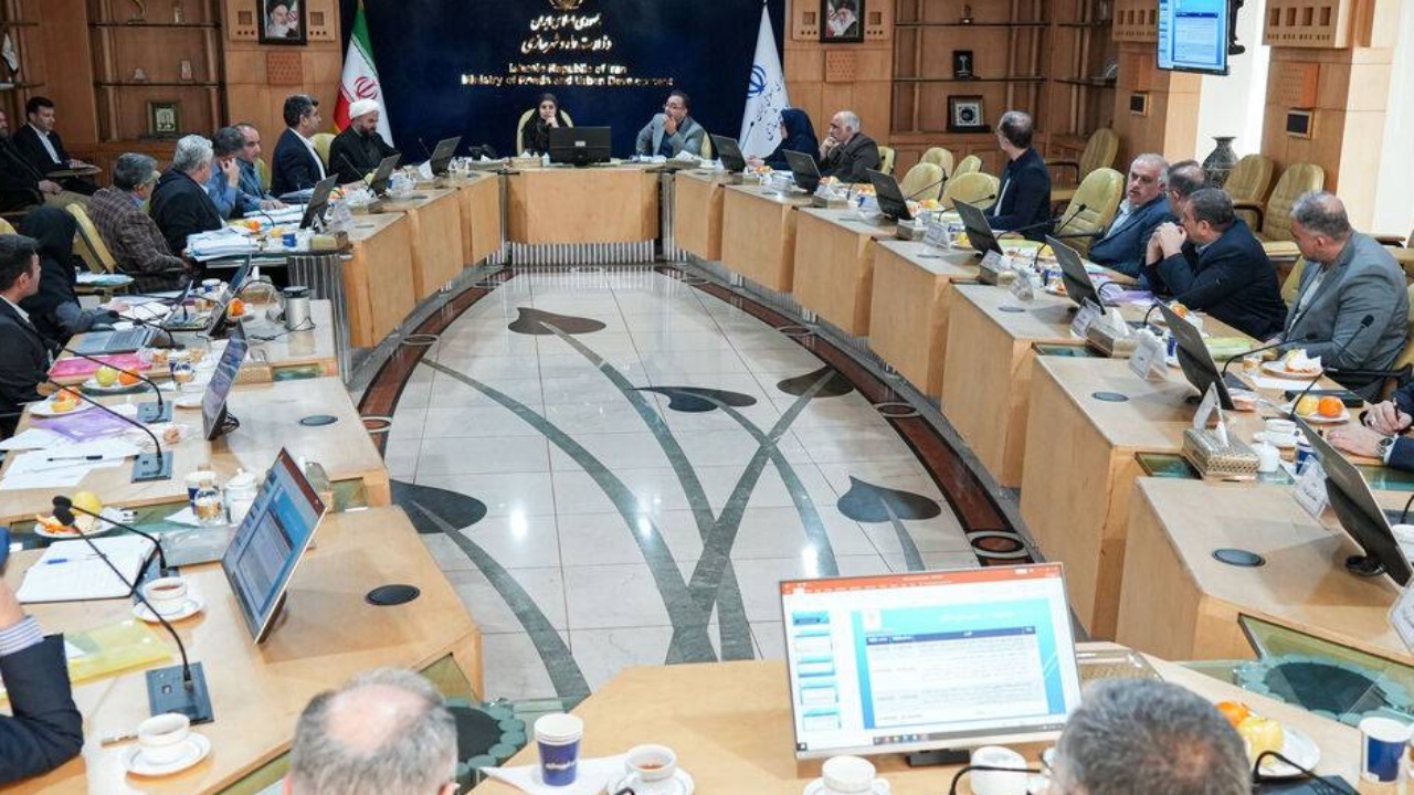 تأکید وزیر راه و شهرسازی بر تبیین اولویت‌های صندوق ملی مسکن