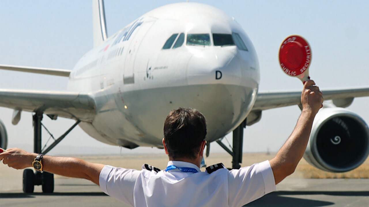 تاکید وزیر راه و شهرسازی بر نظارت حداکثری در صنعت هوانوردی