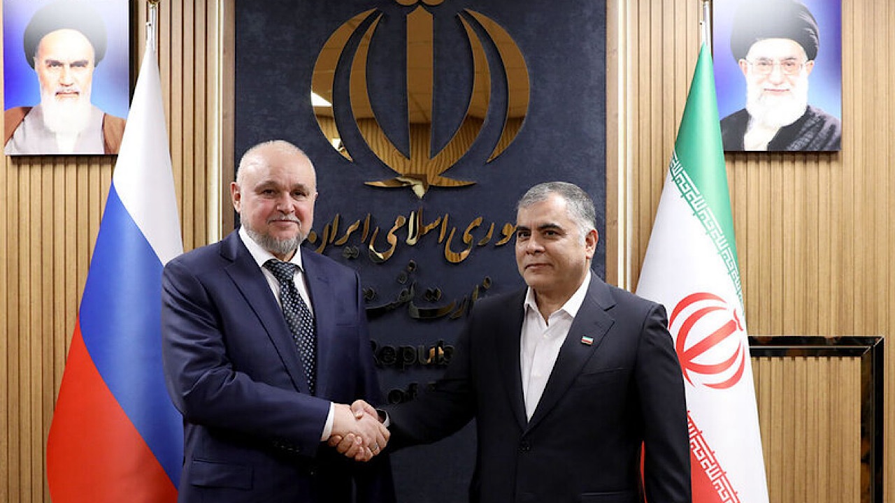 وزیر نفت ایران با وزیر انرژی روسیه دیدار و گفت‌و‌گو کرد