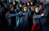 مدرسه هم «طبقاتی» شده؛ «بچههای باهوش با حسرت نگاه میکنند، برخی با پول و سهمیه دانشگاه خوب میروند» مدرسه هم «طبقاتی» شده؛ «بچههای باهوش با حسرت نگاه میکنند، برخی با پول و سهمیه دانشگاه خوب میروند»