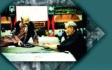 تعزیه‌خوانی که با پوست هندوانه و پَر مرغ برای خود کلاه‌خود می‌ساخت