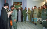 تصویری از رهبر شهید در حال نصب مدال افتخار بر سینه شهید سلیمانی/ قالیباف در لباس پاسداری در حضور رهبر شهید تصویری از رهبر شهید در حال نصب مدال افتخار بر سینه شهید سلیمانی/ قالیباف در لباس پاسداری در حضور رهبر شهید