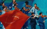 «ROW, ROW» کردن بیژن مرتضوی با ویلن سفیدش در فینال جام جهانی ۲۰۲۶/ پارو بزن و قایقت را پیش بران!